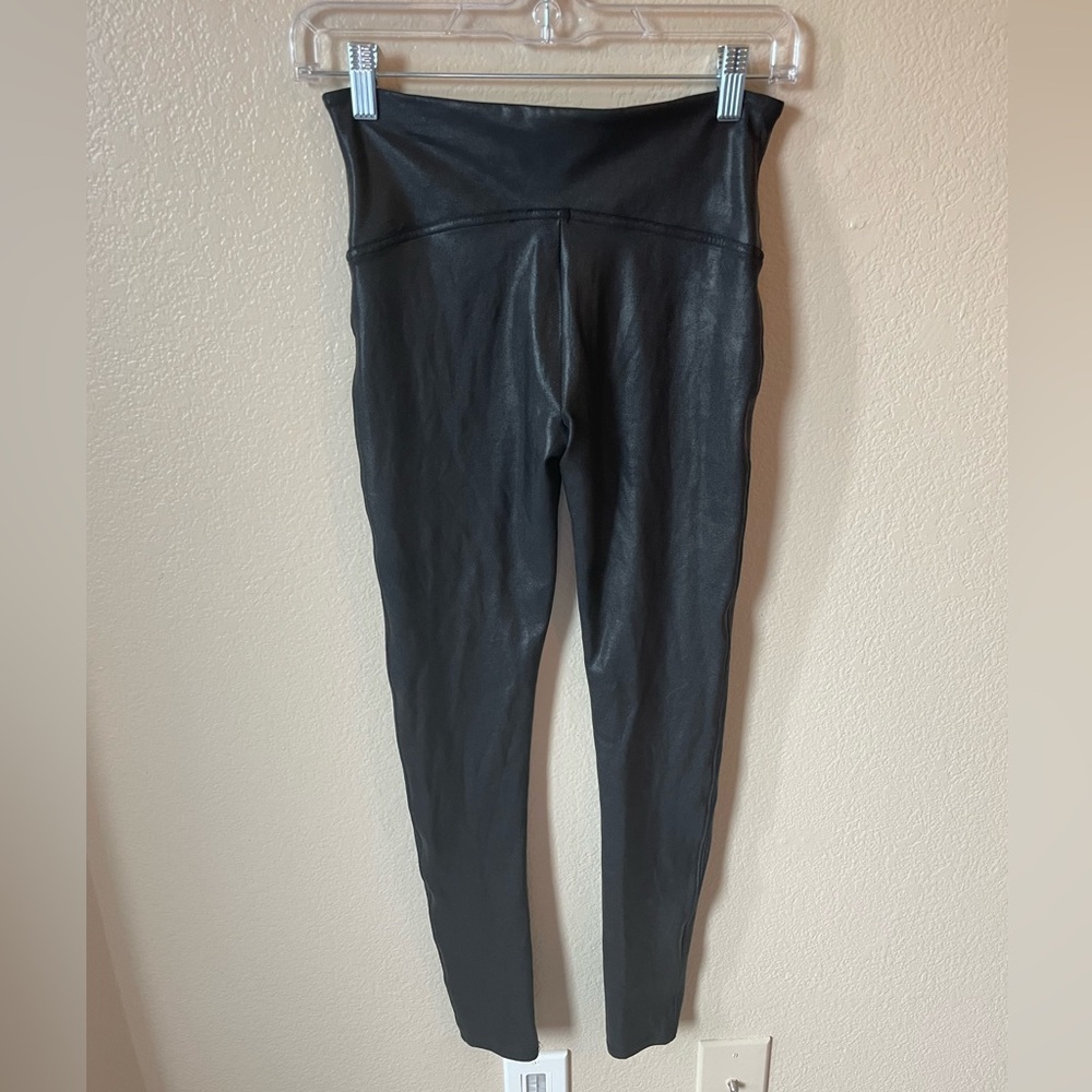 Spanx faux leather leggings size Medium - Picture 5 of 5